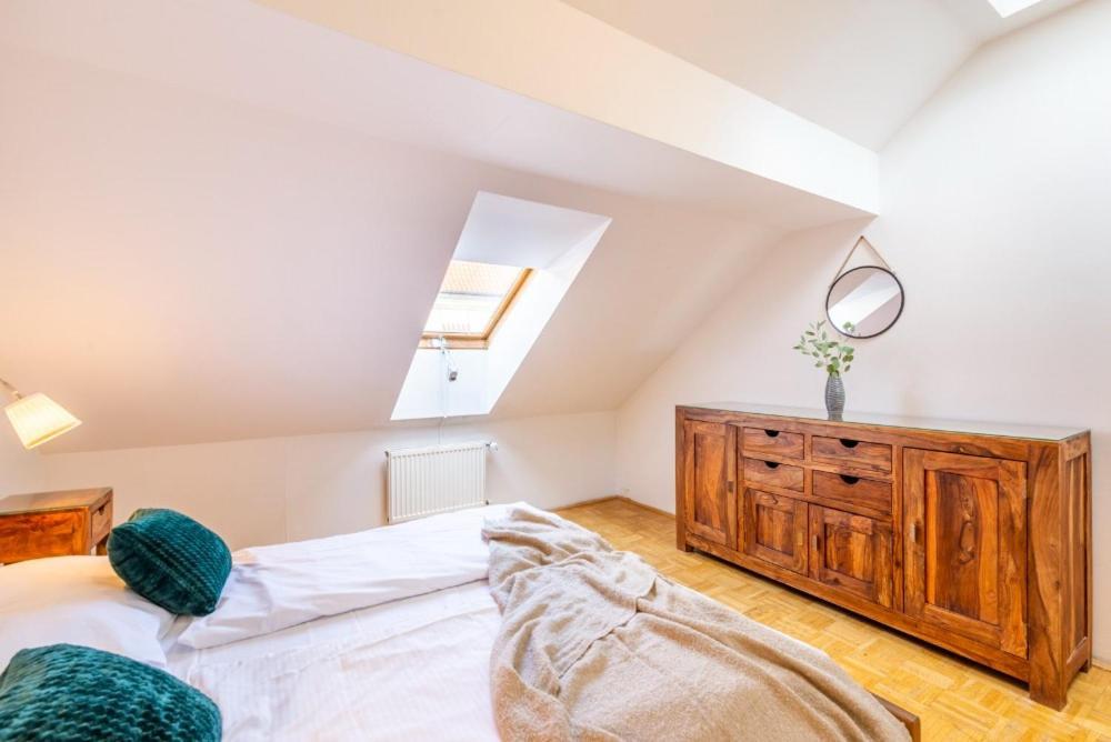 Templova - Old Town Large Apartment With Terrace Prague Exterior photo